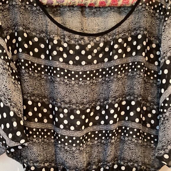 Rachael & Chloe Blouse Size Medium - Picture 4 of 7